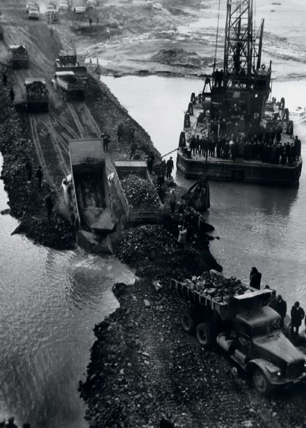 Передвижная выставка "Страницы истории"