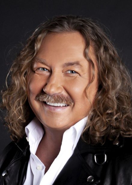 Игорь Николаев