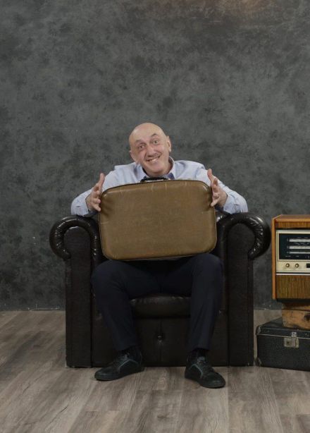 Моноспектакль «Иногда нам снятся старые собаки»