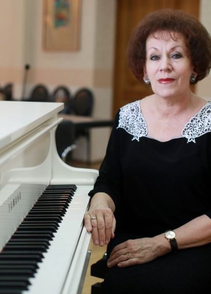 Лети, лети златая Русь